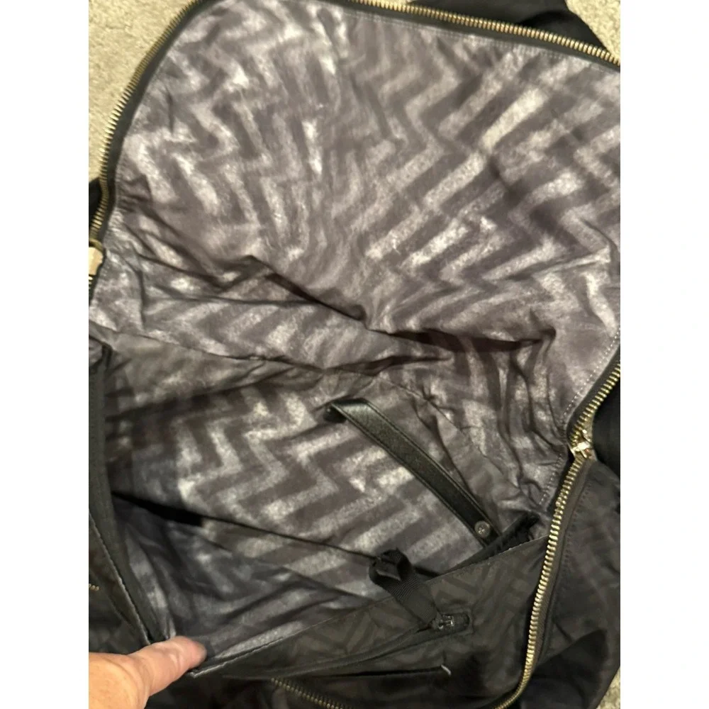 Lululemon Athletica Yoga Moto Messenger Crossbody Laptop Gym Bag